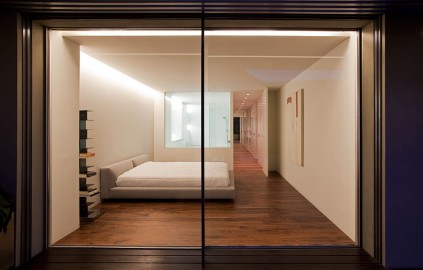 Balconera minimalista habitación principal